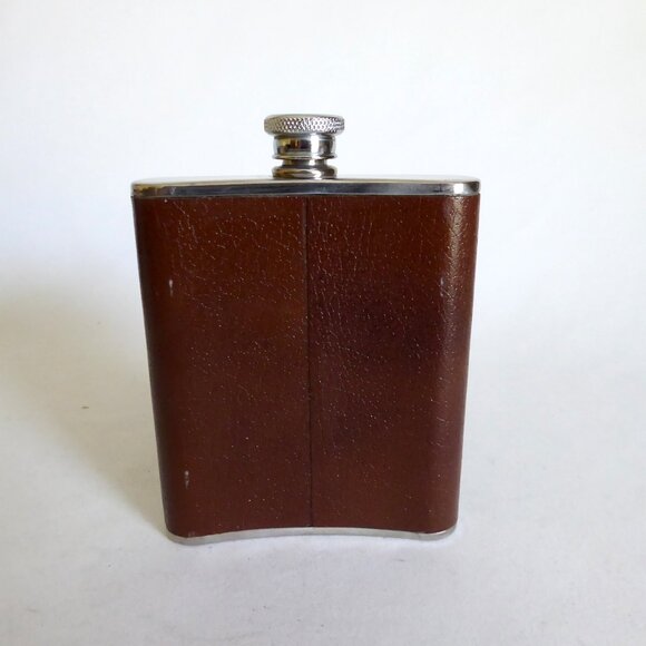 VINTAGE GUARANTEED HIP FLASK 18-8 STAINLESS STEEL & BROWN LEATHER? VINYL? (USED) - Picture 4 of 10